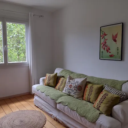 Avec 3 Au Milieu Des Vignes *