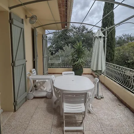 Avec 3 Au Milieu Des Vignes La Seyne-sur-Mer